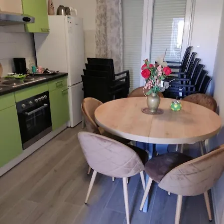 Rosa Apartman *