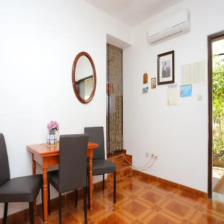 Rosa Apartment *